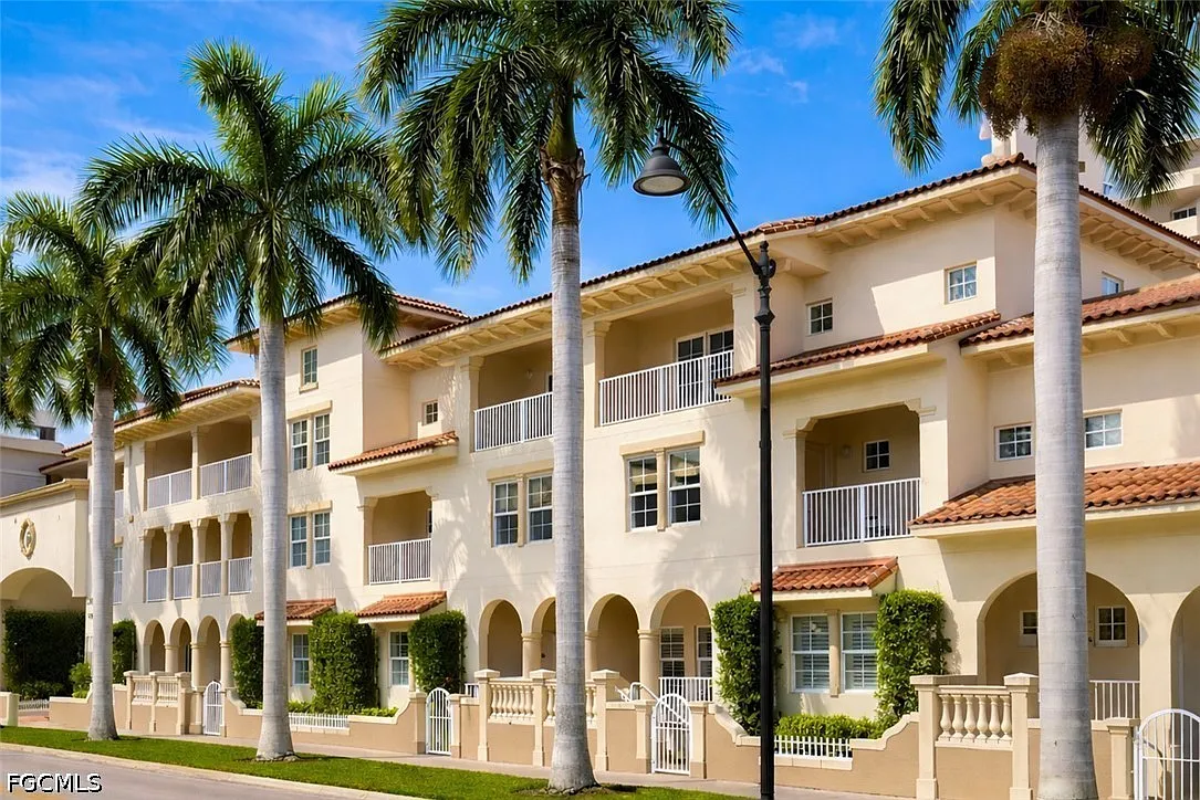 2 bed, 2.0 bath, 1114 sqft, $1,850 — Photo 1