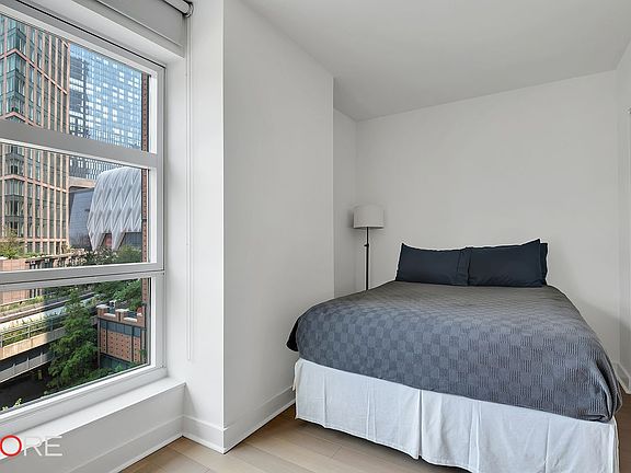 5th image of 500 W 30th St #5W