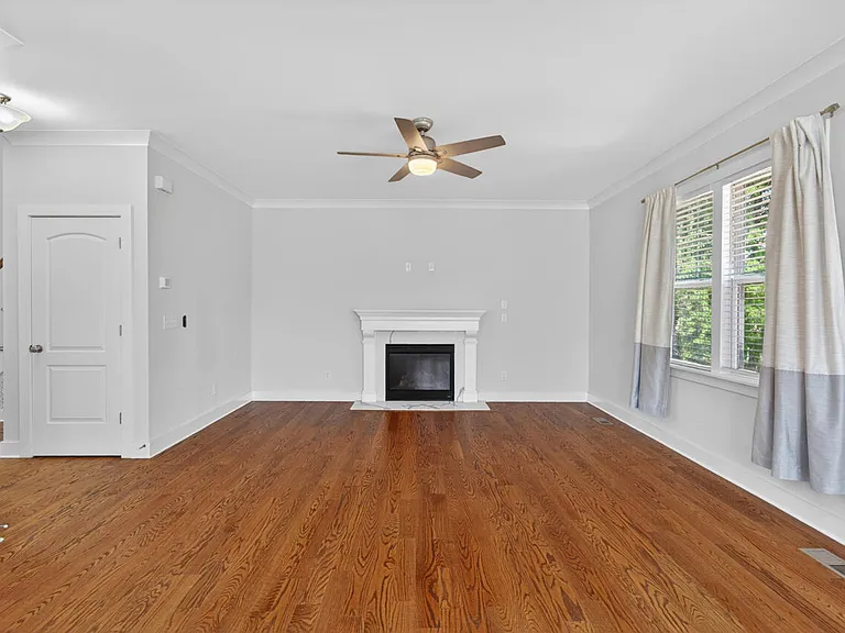 807 Cook Rd — Photo 9