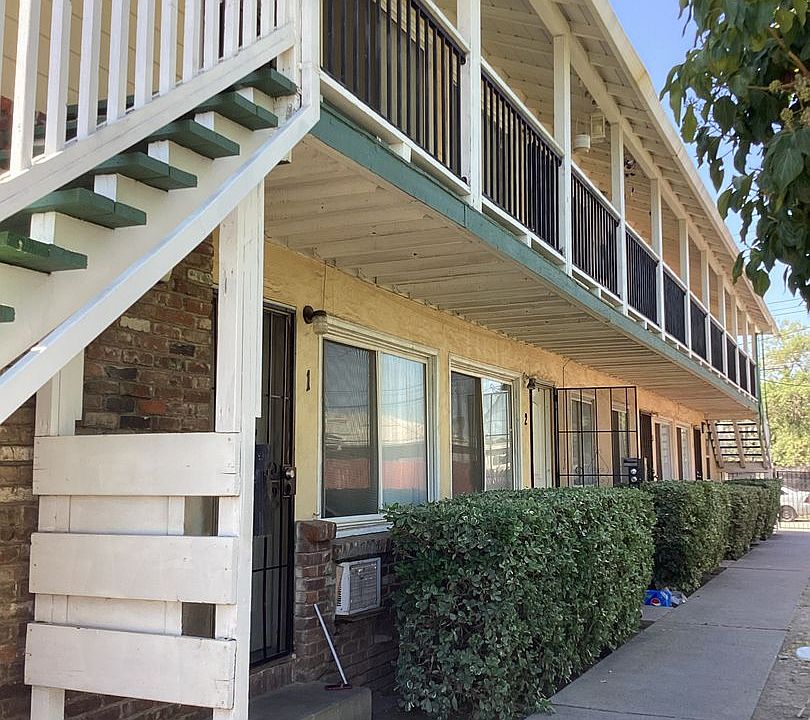 1st image of 691 El Camino Ave