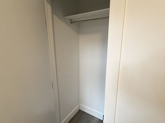 4th image of 227 Blackburn Ave #1-R3