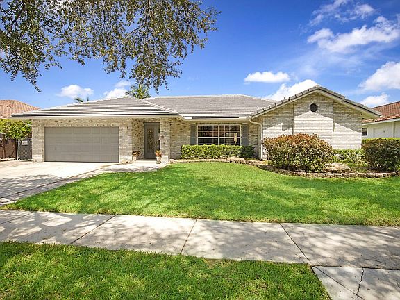 2nd image of 5142 NW 48th Avenue