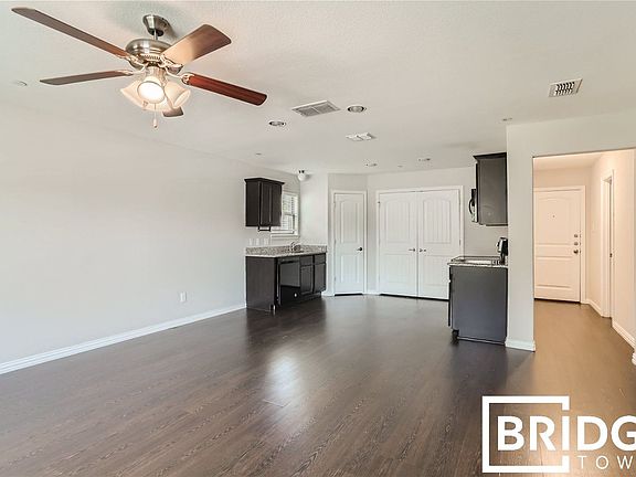 2nd image of 1424 Lake Crest Ln