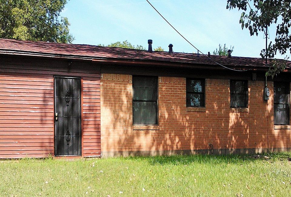 1st image of 219 Palm Oak Dr