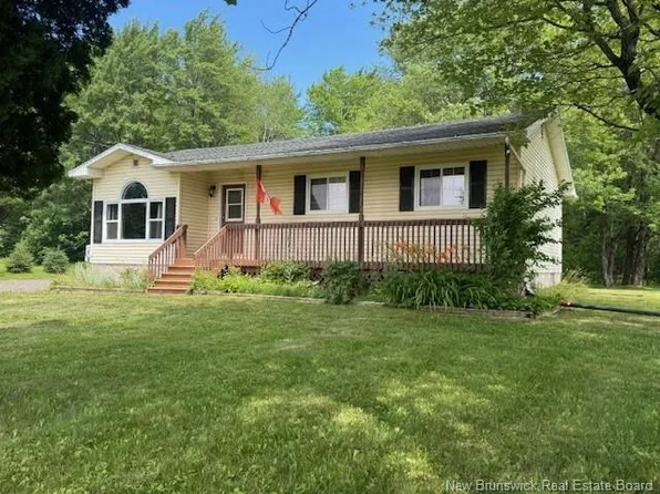 41 King St, Petitcodiac, NB E4Z 4K8