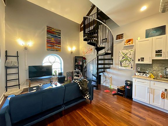 5th image of 1001 S 4th St #32