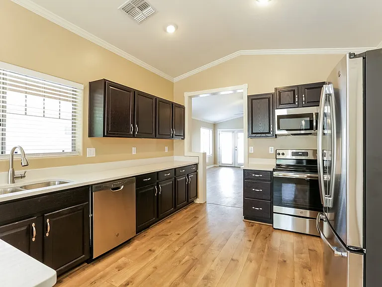 2030 S 100th Ln — Photo 8