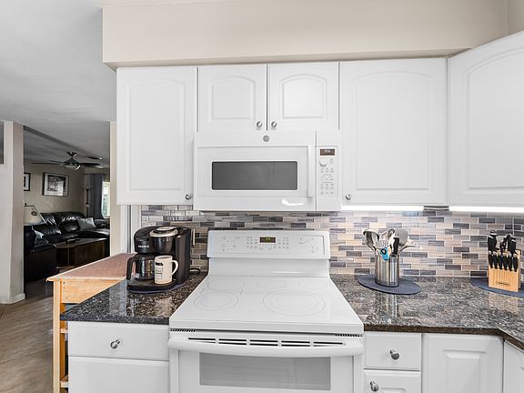 5th image of 3235 39th St N