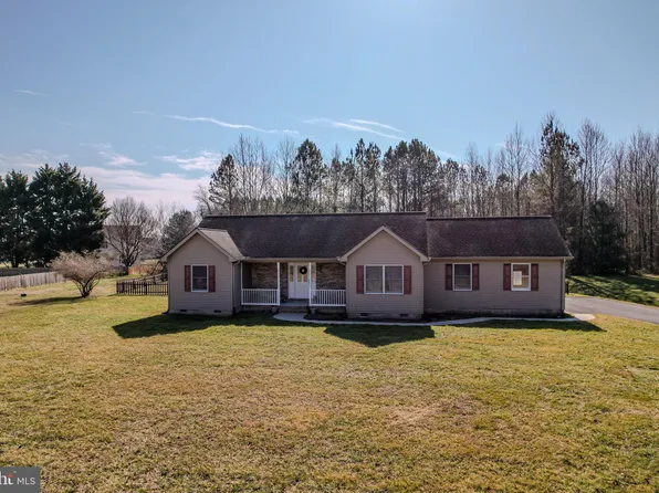 108 Meadow Ridge Pkwy, Dover, DE 19904