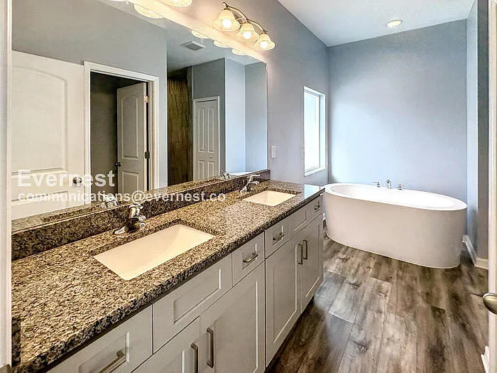 5575 113th St — Photo 8