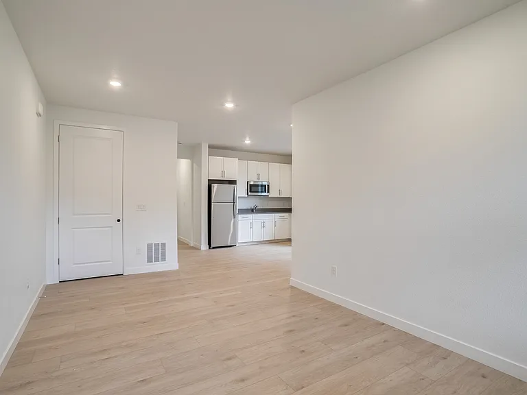 15402 W Dequesne Ave — Photo 7