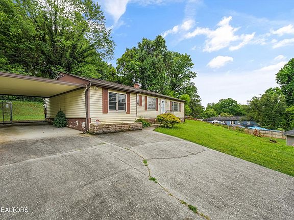 3rd image of 4401 S Wahli Dr