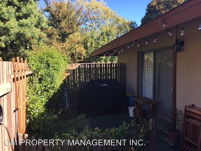 1st image of 212 Red Oak Dr E APT G