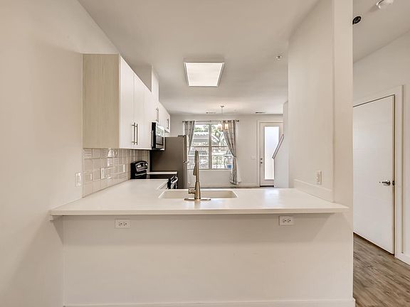 5th image of 7805 Cooper Ln #206