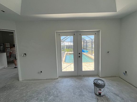 MIL Suite to Pool