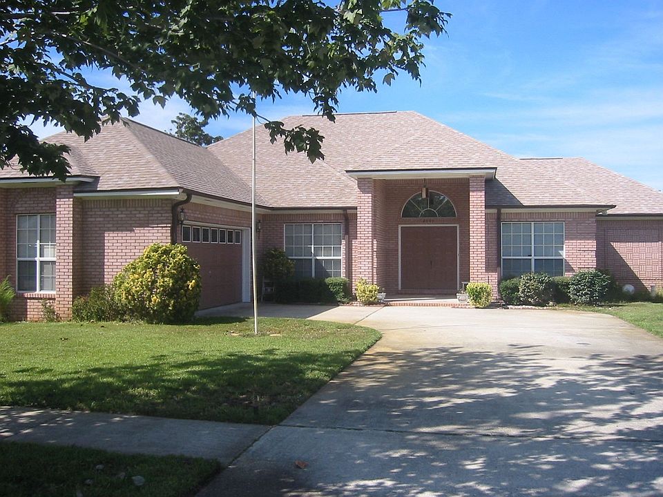 Welcome to 2063 Pritchard Point Drive