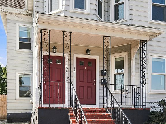 2nd image of 18 Crawford St
