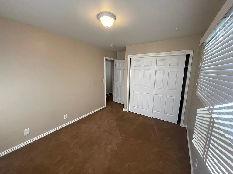 1645 E Parkway Ave — Photo 9