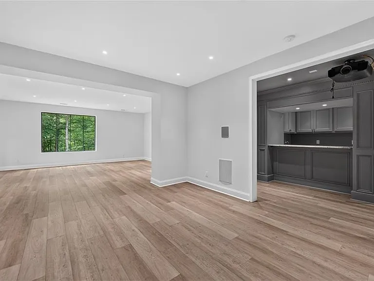 140 Valley Rd NW — Photo 53