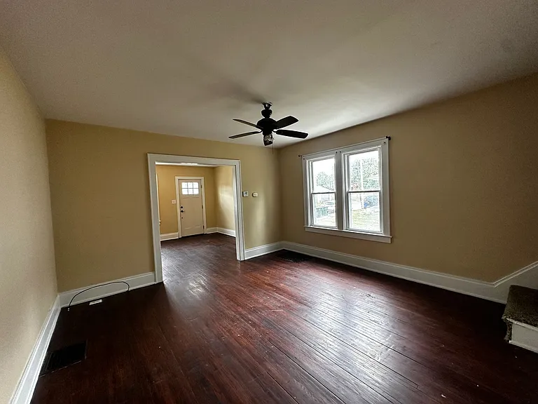 547 E Deshler Ave — Photo 5