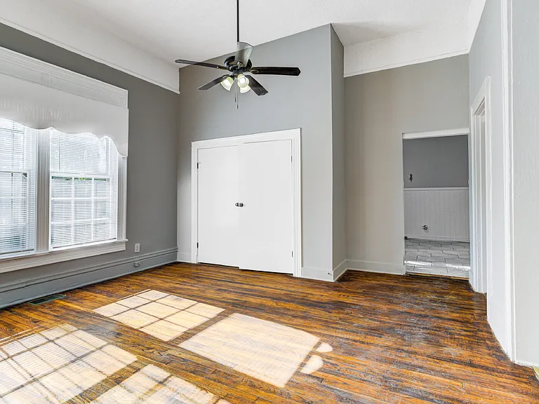 1639 Southern Ave #101 — Photo 8