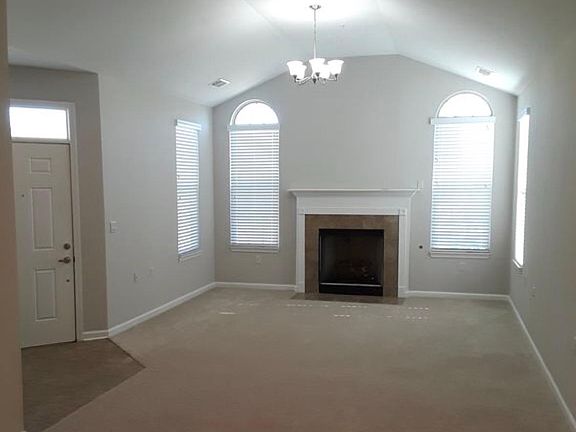 3rd image of 1610 E Southfield Cir