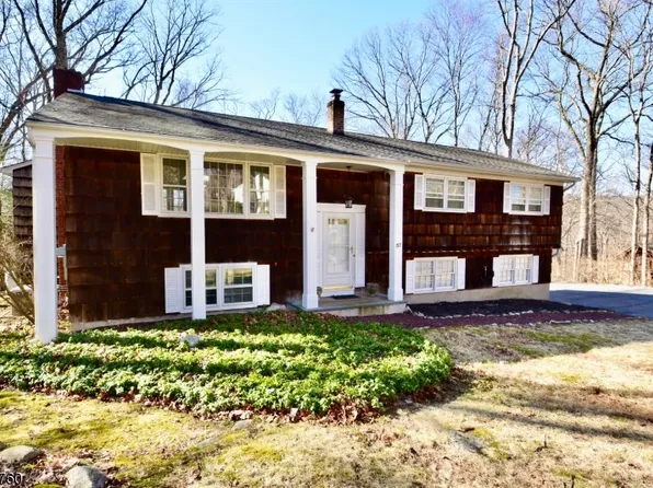 57 Greendale Dr, West Milford Twp., NJ 07438