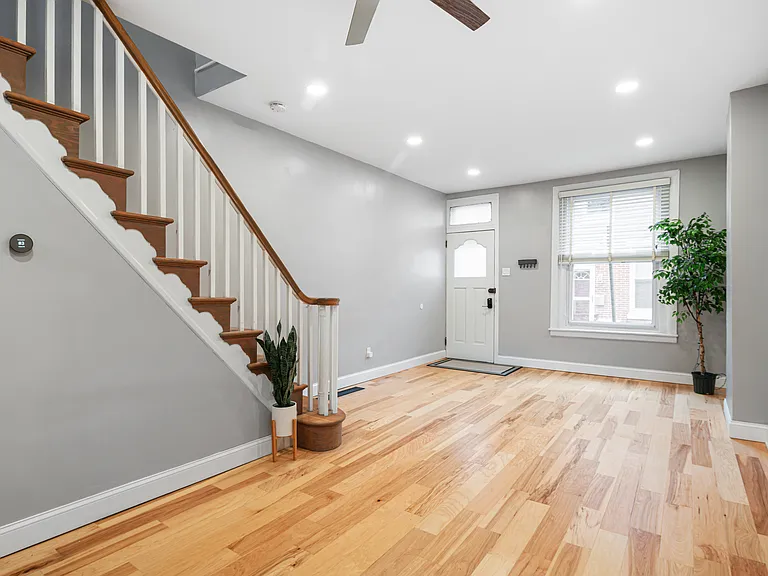 2729 Reno St — Photo 3
