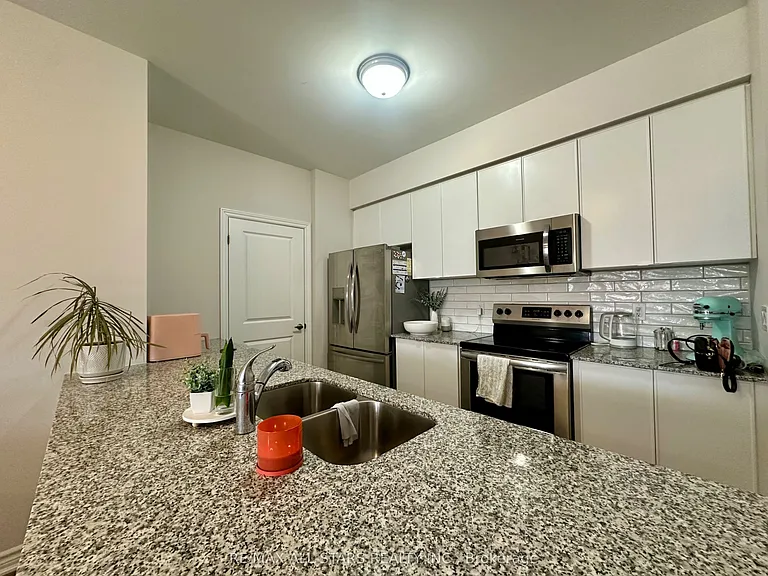 17 Lakewood Cres #3 — Photo 16