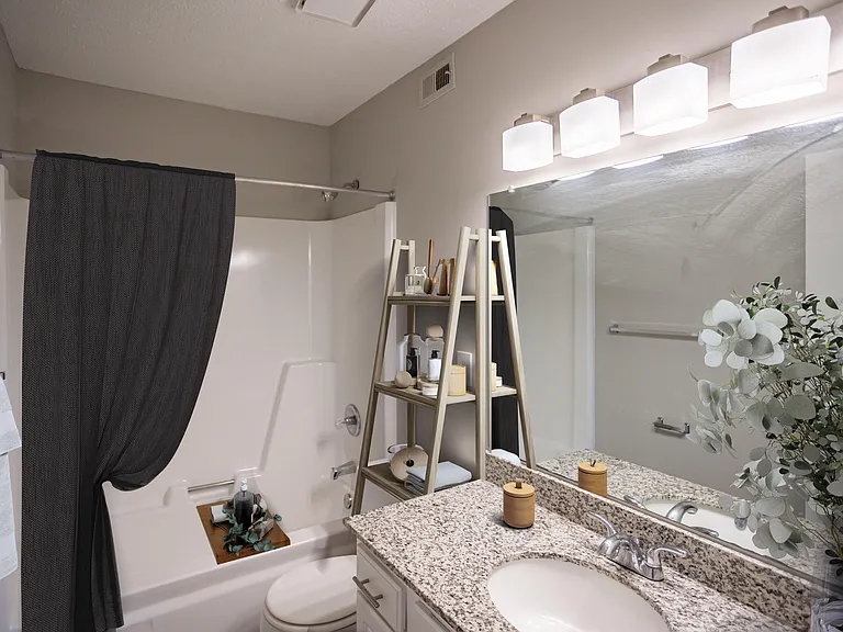 Marina Pointe — Photo 11
