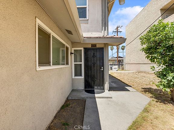2nd image of 2004 Palm Ave