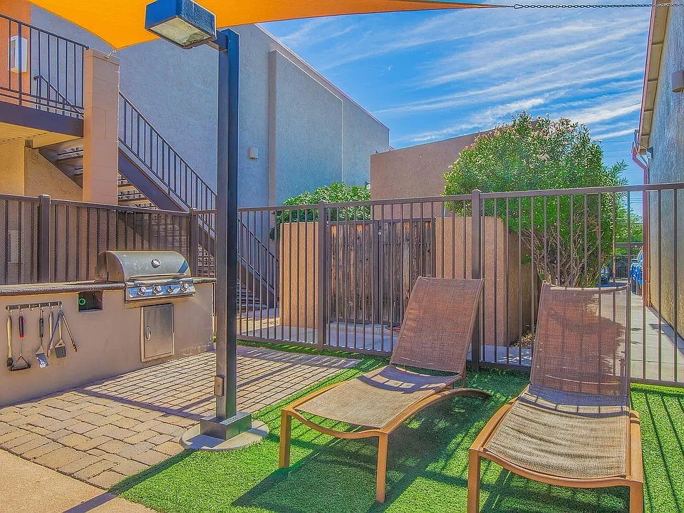 Casa Presidio Apartments