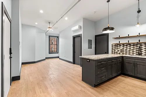 26 Washington Ave Photo 1