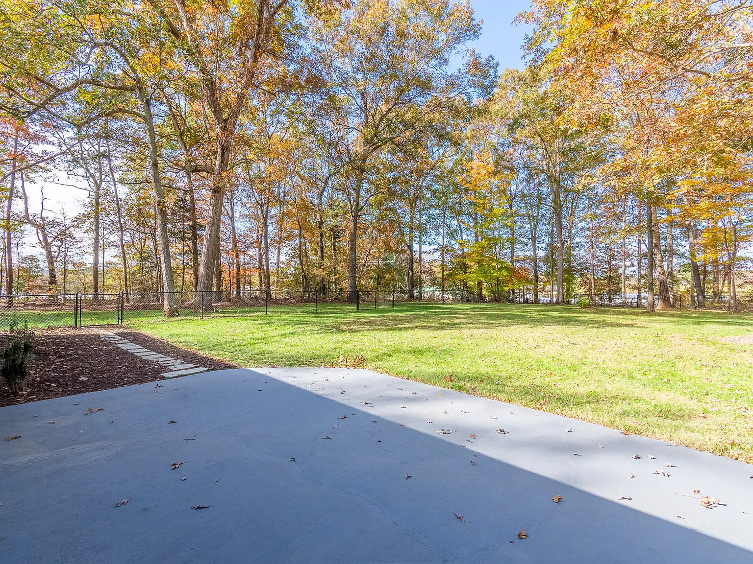 4 bed, 2869 sqft, $2,650 — Photo 4