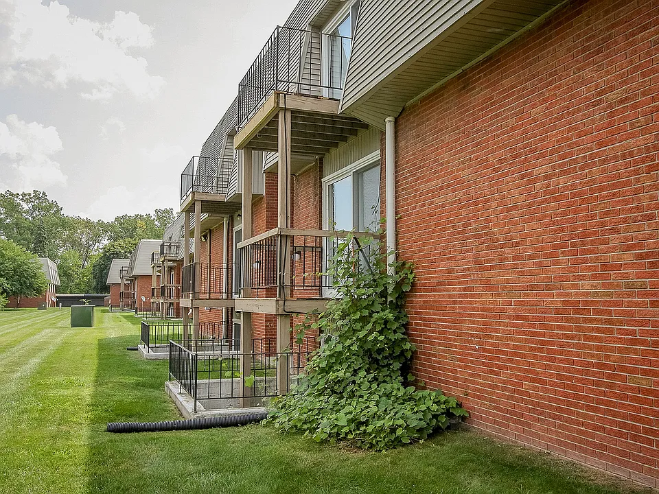 Wade Manor Apartments