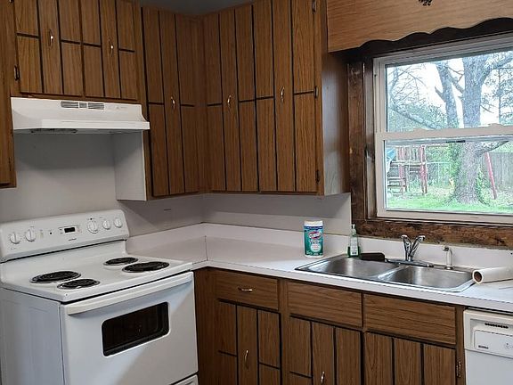 5th image of 3004 Hazelwood Rd