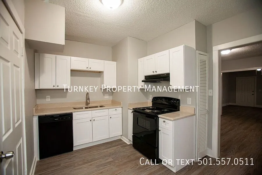 1415 S Cedar St — Photo 2