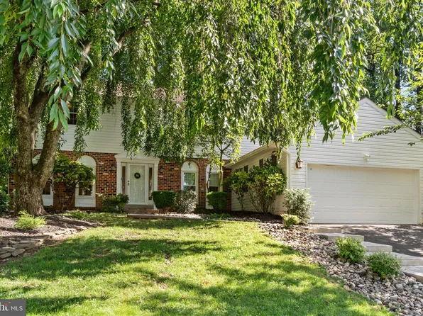 812 Green Ridge Cir, Langhorne, PA 19053