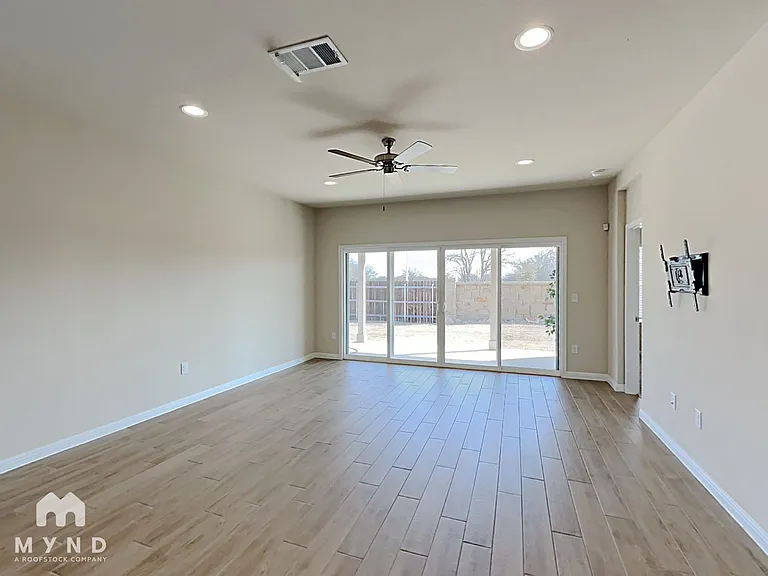 2444 Lobo Landing Cv — Photo 9