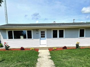 2110 W Memorial Dr, Janesville, WI 53548