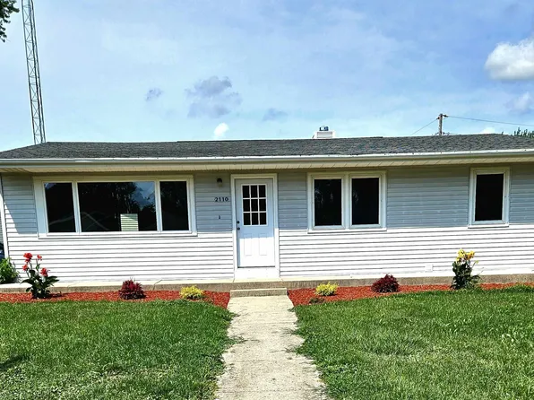 2110 W Memorial Dr, Janesville, WI 53548