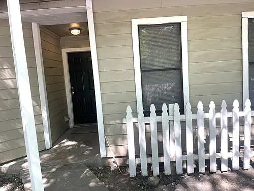 1902 W Loop Photo 1