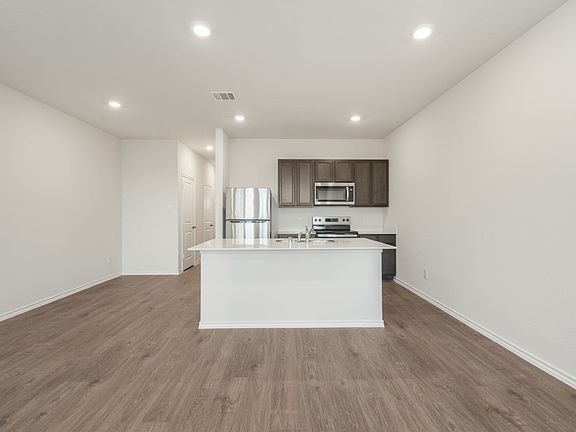 2nd image of 6018 Primrose Rd