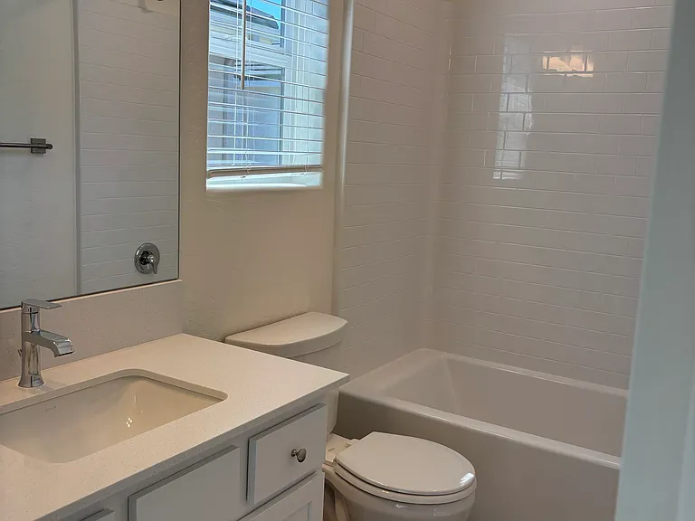 1538 Redbrick Ln — Photo 6