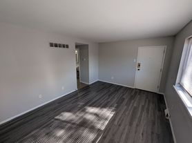 4724 Virginia/ 3253 Liberty