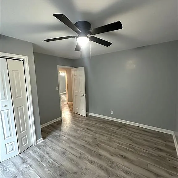 2127 Fairbrother St — Photo 4