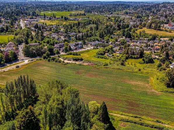 4350 Wilkinson Rd, Saanich, BC V8Z 5B7