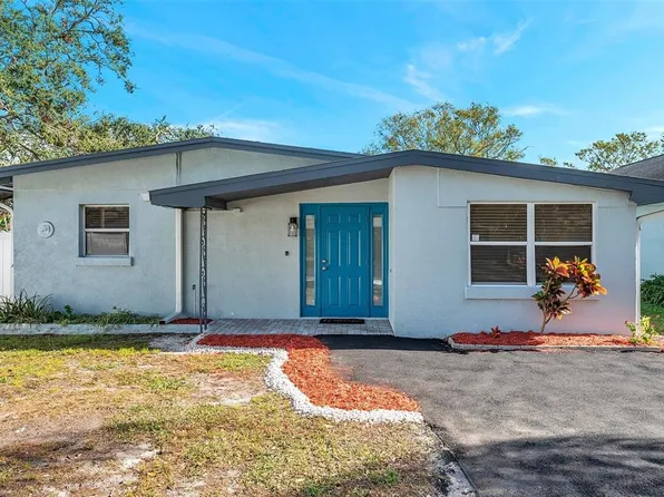 262 5th St NW, Largo, FL 33770