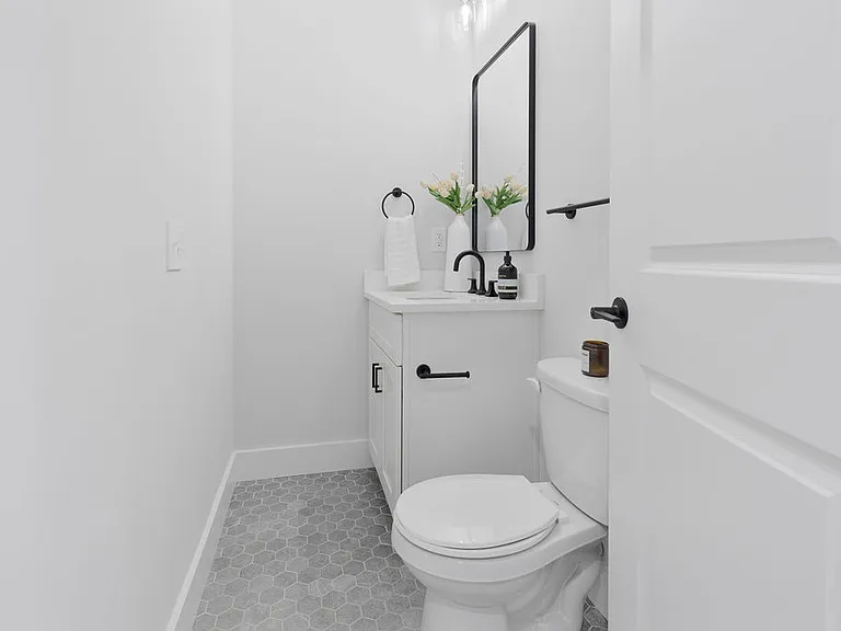 3127 Columbus Cir — Photo 26