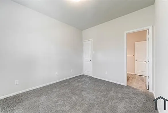 5 bed, 2608 sqft, $3,500 — Photo 2